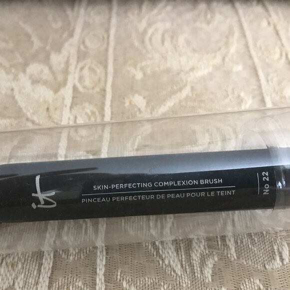 Heavenly Luxe ByeBye Foundation Brush #22 – NWT - Picture 3 of 6